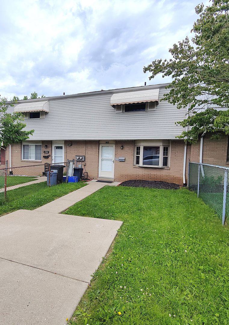 Townhouse for rent at 1704 Anna Ave, West Mifflin, PA 15122