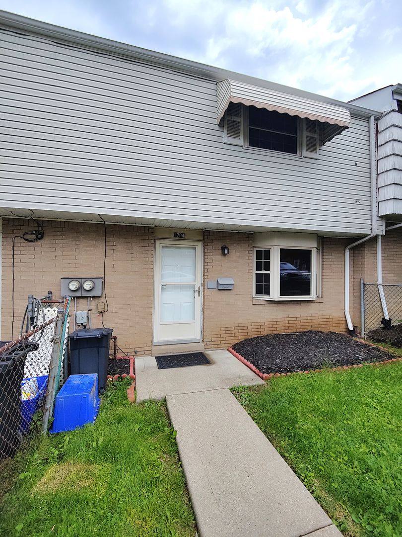 Townhouse for rent at 1704 Anna Ave, West Mifflin, PA 15122