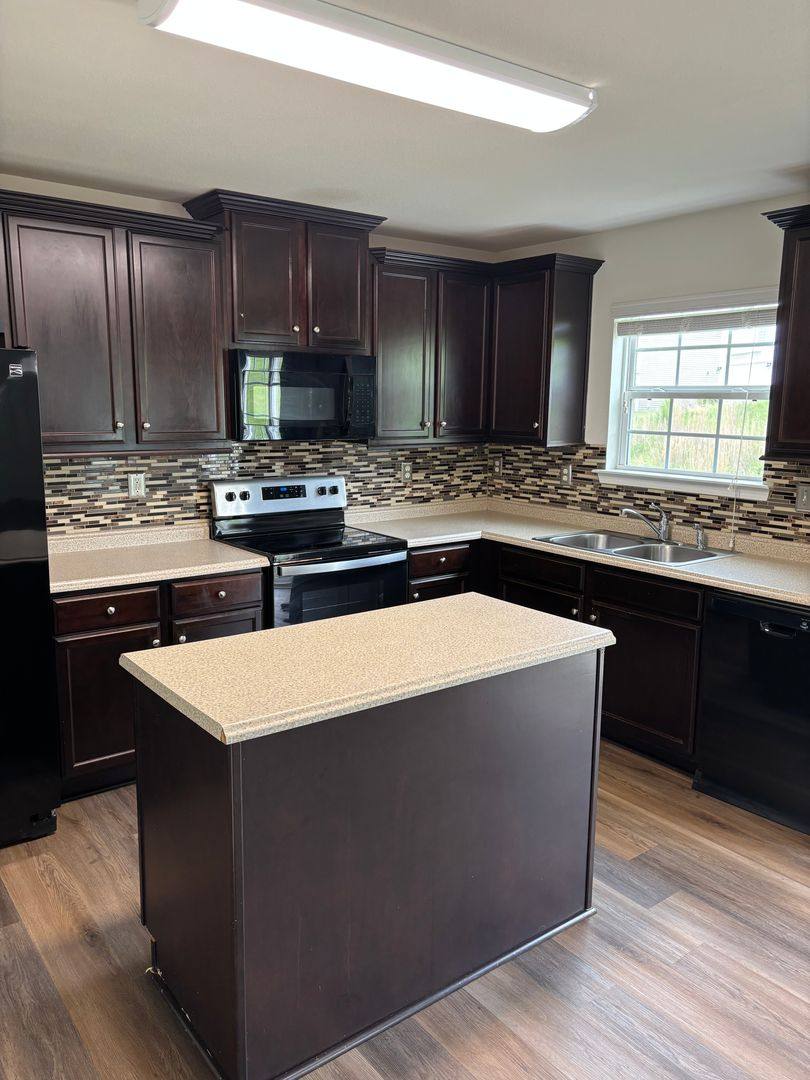 House for rent at 2703 Golden Rose Lane, Charlotte, NC 28216