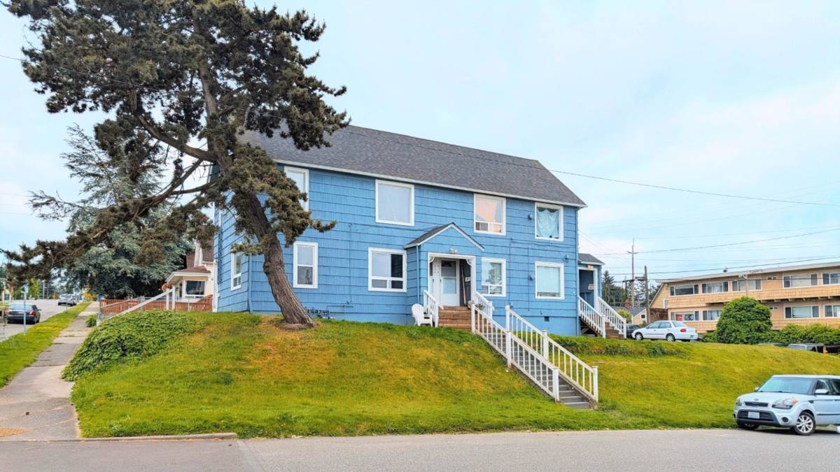 Apartment for rent at 1020 Wall St, Everett, WA 98201