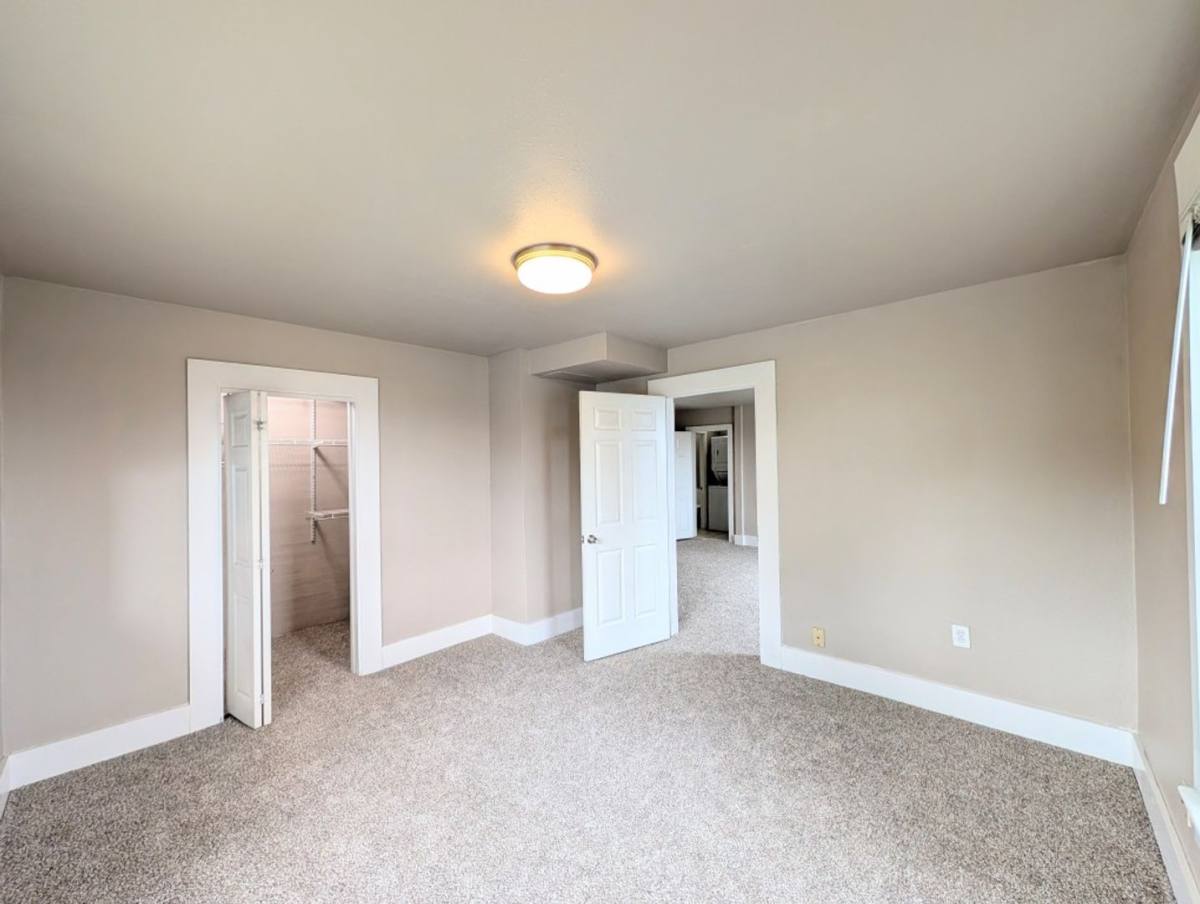 Apartment for rent at 1020 Wall St, Everett, WA 98201