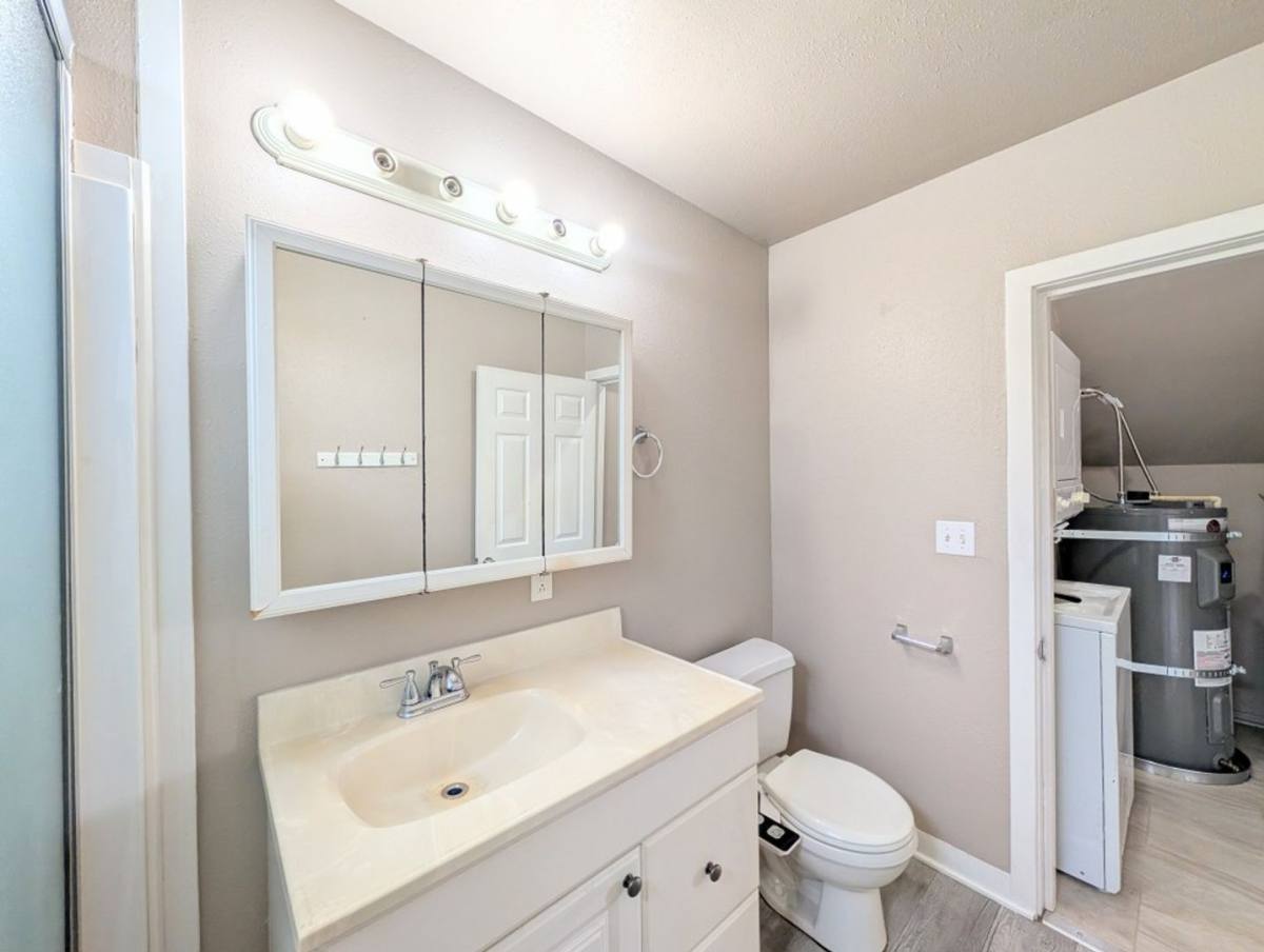 Apartment for rent at 1020 Wall St, Everett, WA 98201