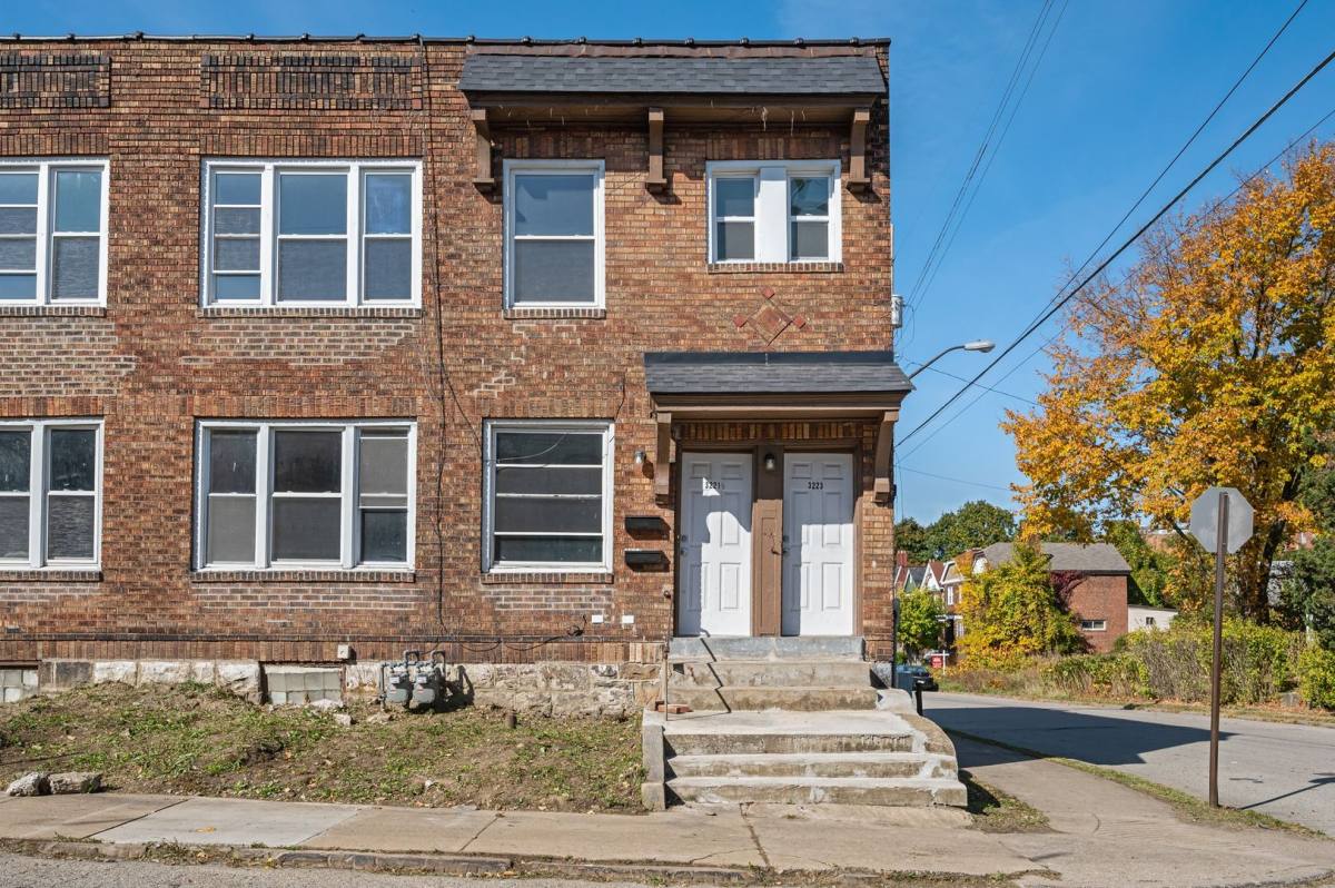 Townhouse for rent at 3201-3203 Camp St, Pittsburgh, PA 15219