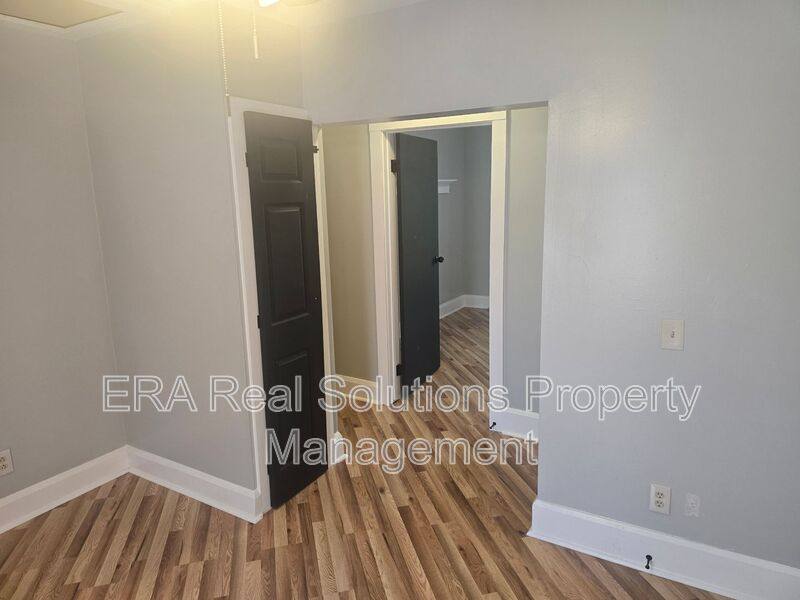 Apartment for rent at 1370 E Ave, Elyria, OH 44035