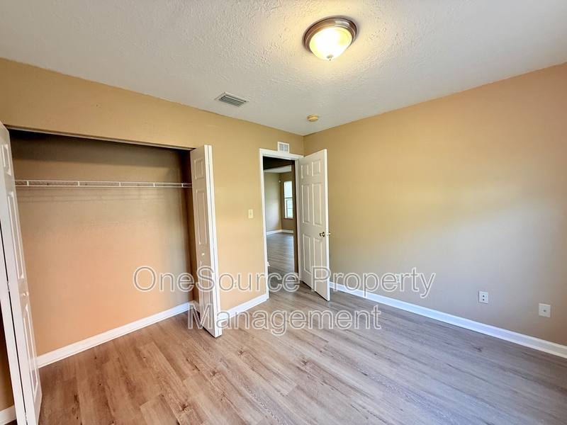 House for rent at 216 S Jackson St, Quincy, FL 32351