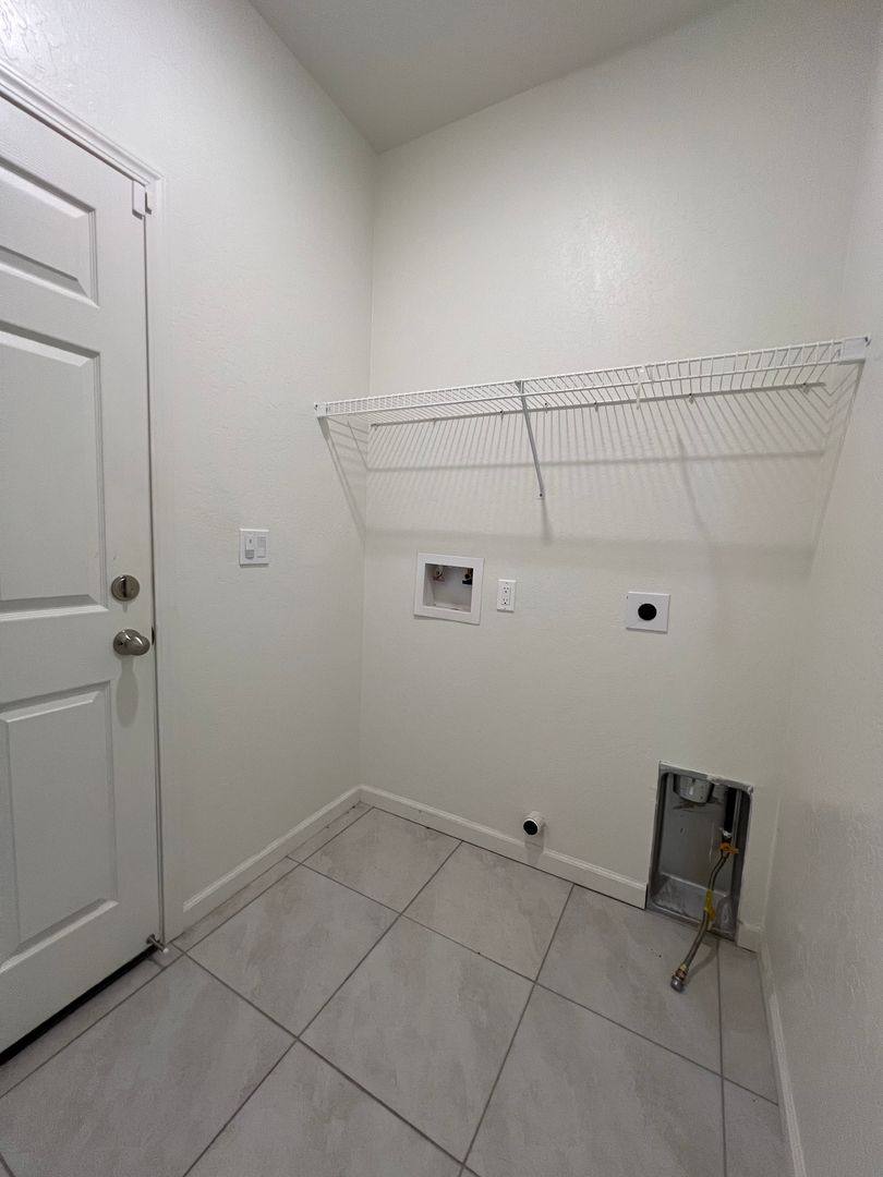 House for rent at 587 Sandtrap Lane, Lemoore, CA 93245