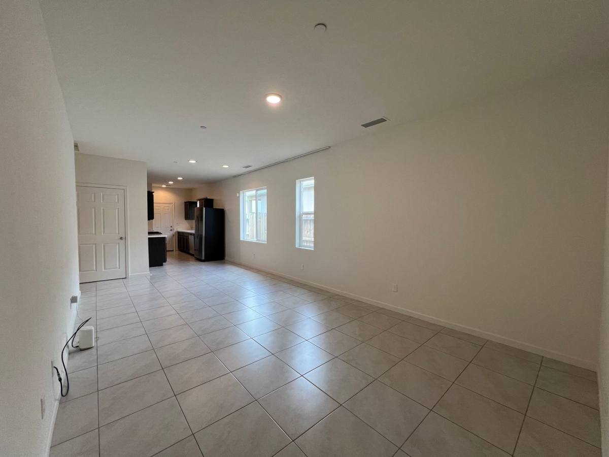 House for rent at 587 Sandtrap Lane, Lemoore, CA 93245
