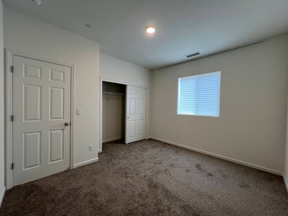 House for rent at 587 Sandtrap Lane, Lemoore, CA 93245