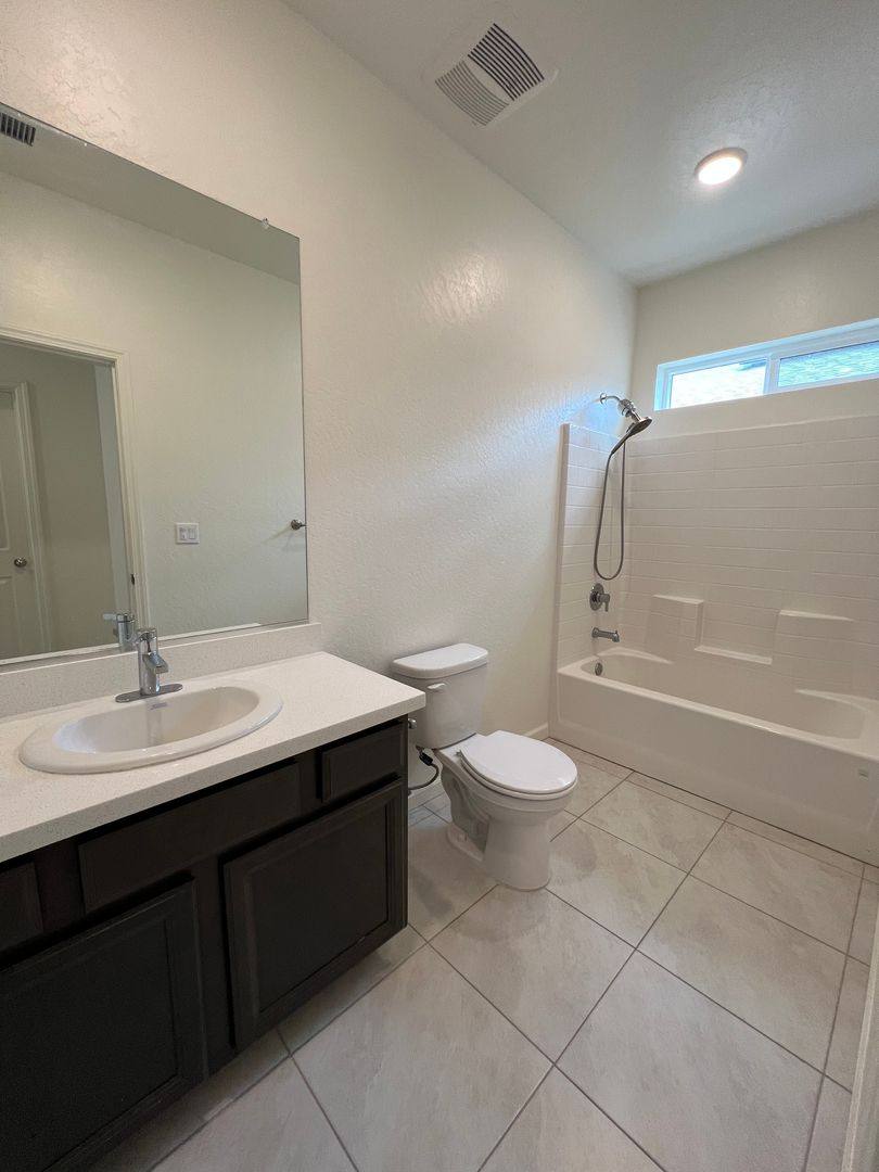 House for rent at 587 Sandtrap Lane, Lemoore, CA 93245