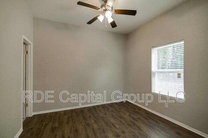 Apartment for rent at 3025 Sappington Place, Fort Worth, TX 76116