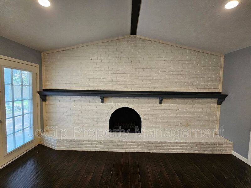 House for rent at 216 Wesley Dr, Desoto, TX 75115