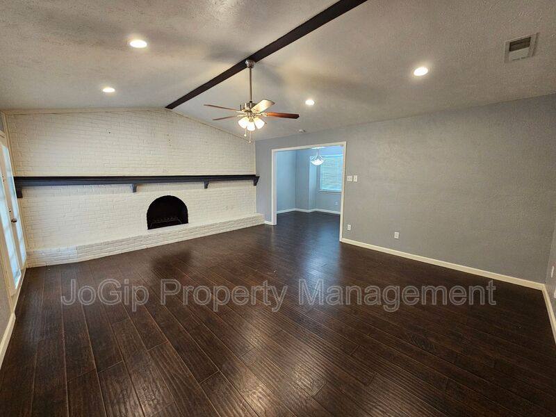House for rent at 216 Wesley Dr, Desoto, TX 75115