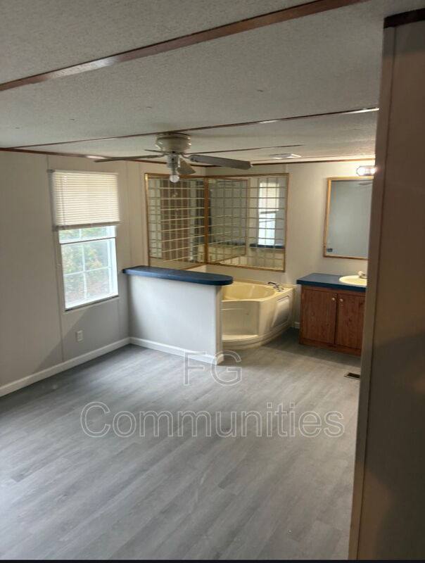 House for rent at 1726 Suburban Dr #25, Morganton, NC 28655