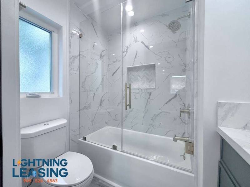 Apartment for rent at 315-317 N Detroit St #313 1 2, Los Angeles, CA 90036