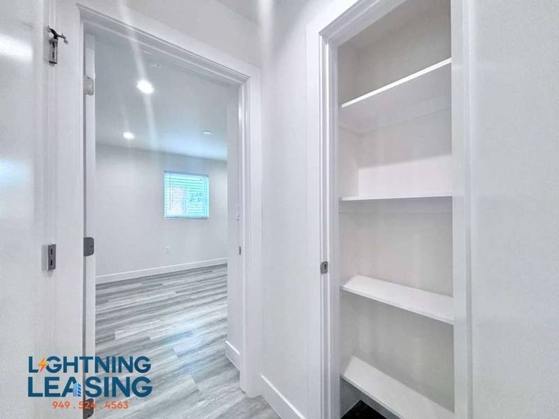 Apartment for rent at 315-317 N Detroit St #313 1 2, Los Angeles, CA 90036