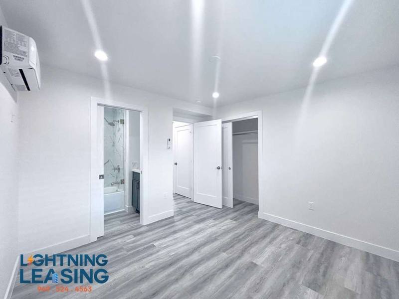 Apartment for rent at 315-317 N Detroit St #313 1 2, Los Angeles, CA 90036