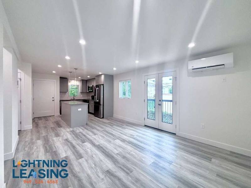 Apartment for rent at 315-317 N Detroit St #313 1 2, Los Angeles, CA 90036