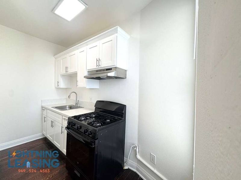 Apartment for rent at 915 Carondelet St #306, Los Angeles, CA 90006