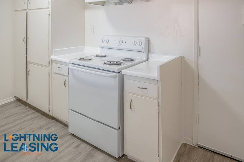 Apartment for rent at 915 N Wilton Place #304, Los Angeles, CA 90038
