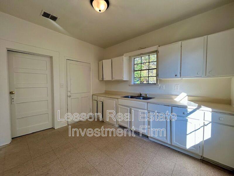 House for rent at 2924 Dupont St, Shreveport, LA 71109