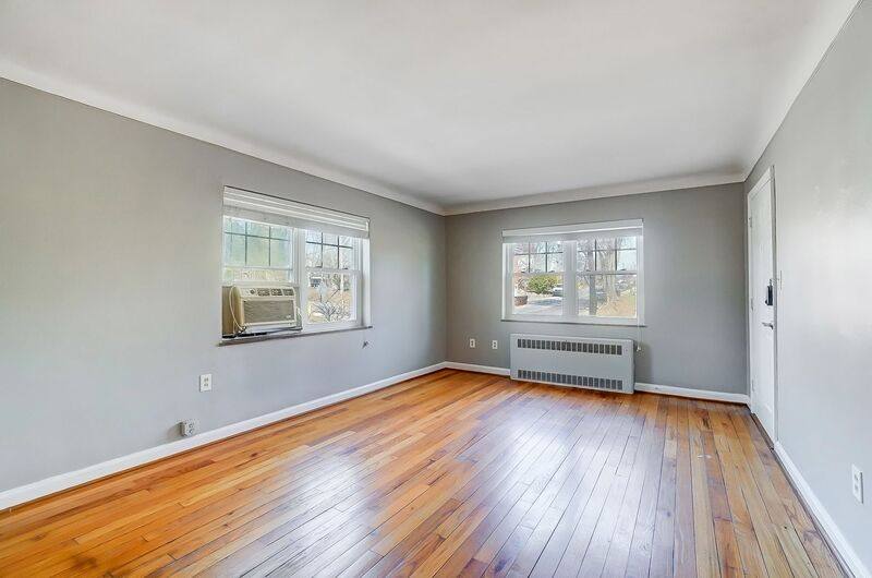 Apartment for rent at 2769 Losantiville Ave #2, Cincinnati, OH 45213