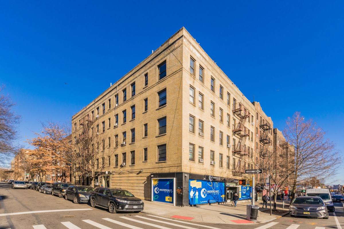 Apartment for rent at 65 Arden St, New York, NY 10040