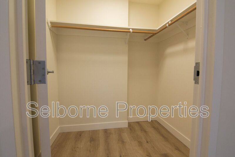 Apartment for rent at 1401 Jackson St #305, Oakland, CA 94612