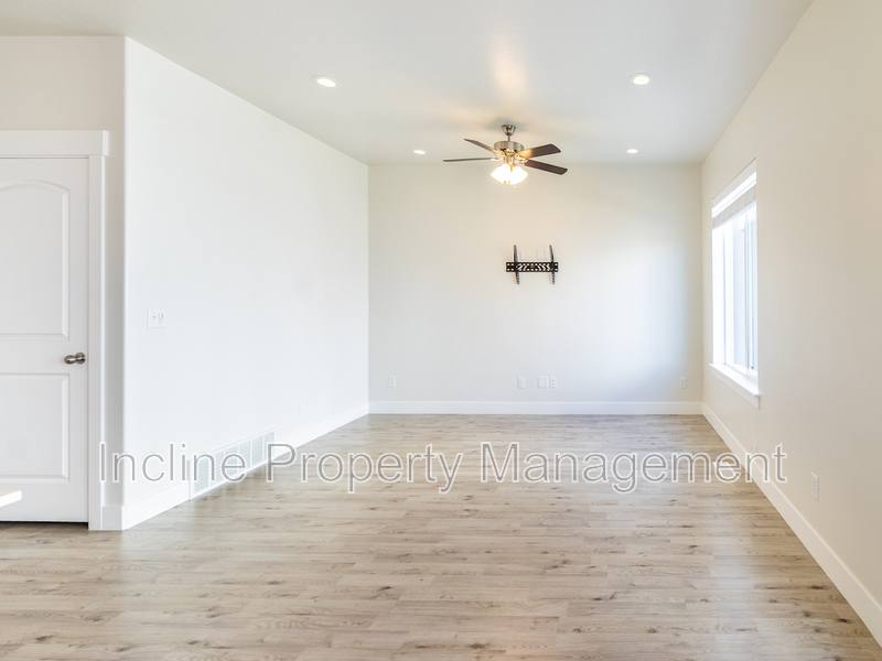 Townhouse for rent at 4863 W Spire Way, Herriman, UT 84096