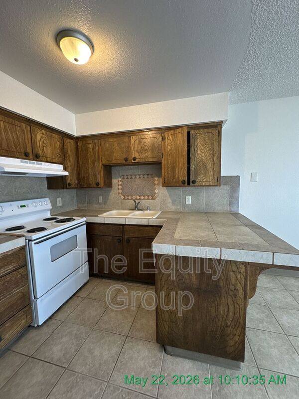 Apartment for rent at 1873 Emma Lee Lane, Hanford, CA 93230
