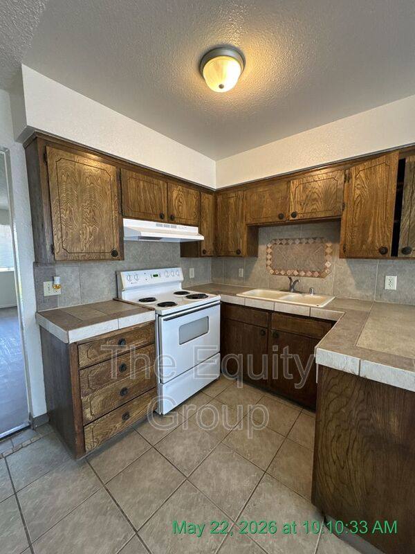 Apartment for rent at 1873 Emma Lee Lane, Hanford, CA 93230