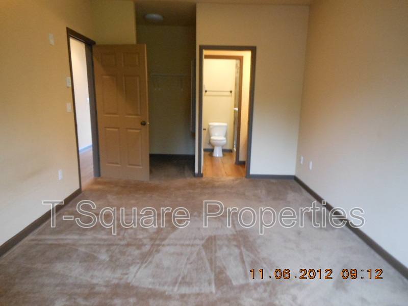 House for rent at 9505 NE 180th St #102, Bothell, WA 98011