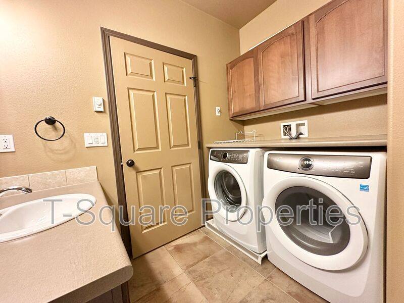 House for rent at 9505 NE 180th St #102, Bothell, WA 98011