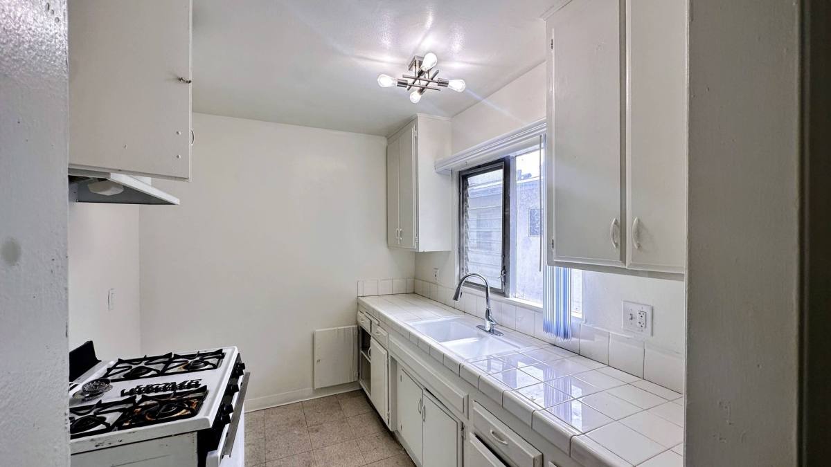 Apartment for rent at 9571 Alwood Ave, Garden Grove, CA 92841