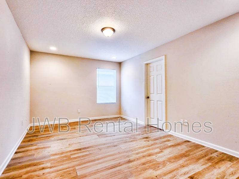 House for rent at 8148 Metto Rd, Jacksonville, FL 32244