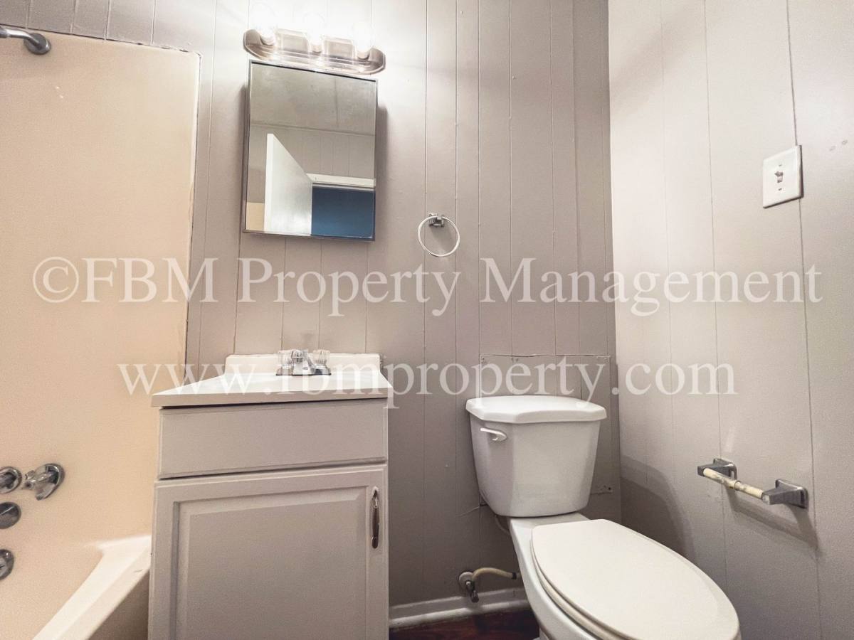 Apartment for rent at 2107 Bowie Dr, Corsicana, TX 75110