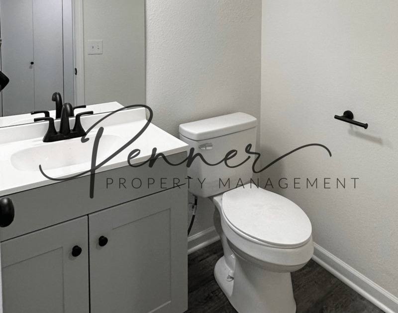 Townhouse for rent at 18813 E Lexington Rd, Independence, MO 64058