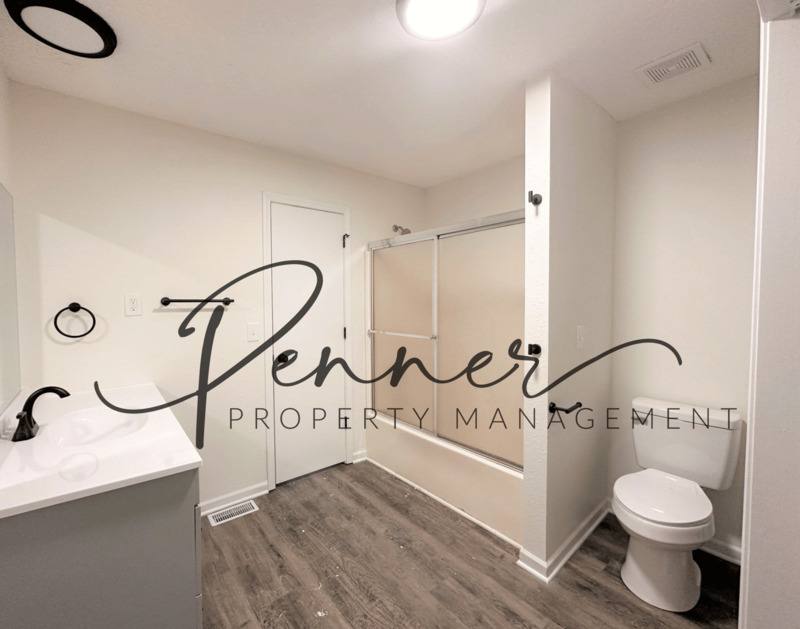 Townhouse for rent at 18813 E Lexington Rd, Independence, MO 64058