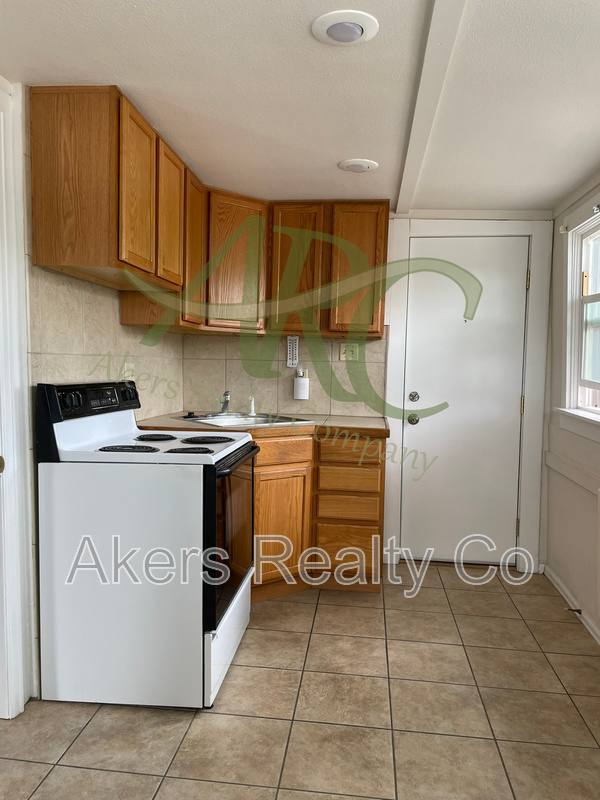 Apartment for rent at 205 1 2 E Adams Ave, Pueblo, CO 81004