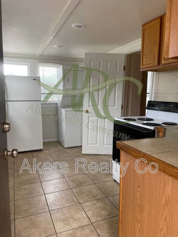 Apartment for rent at 205 1 2 E Adams Ave, Pueblo, CO 81004