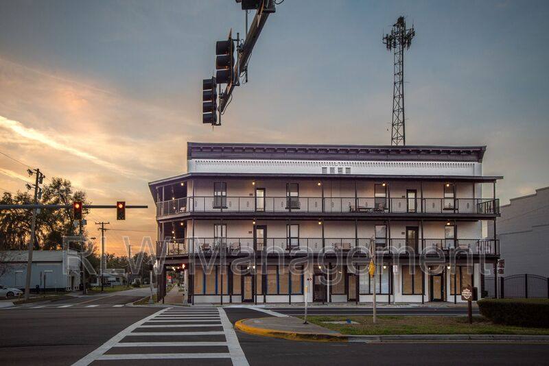 Apartment for rent at 11 N Central Ave, Umatilla, FL 32784