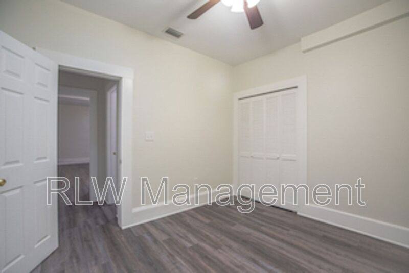 Apartment for rent at 11 N Central Ave, Umatilla, FL 32784