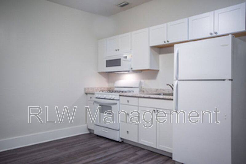 Apartment for rent at 11 N Central Ave, Umatilla, FL 32784