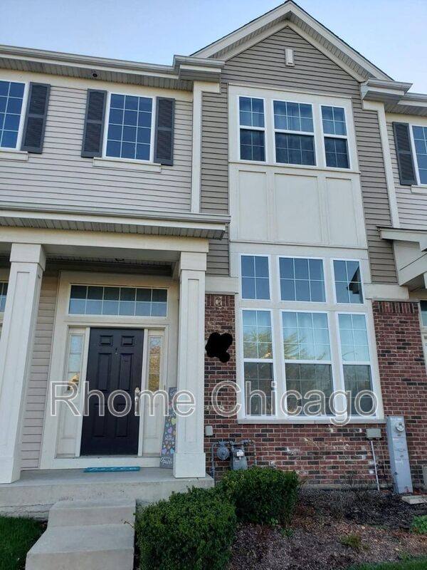 Townhouse for rent at 6548 Lilac Blvd, Hanover Park, IL 60133