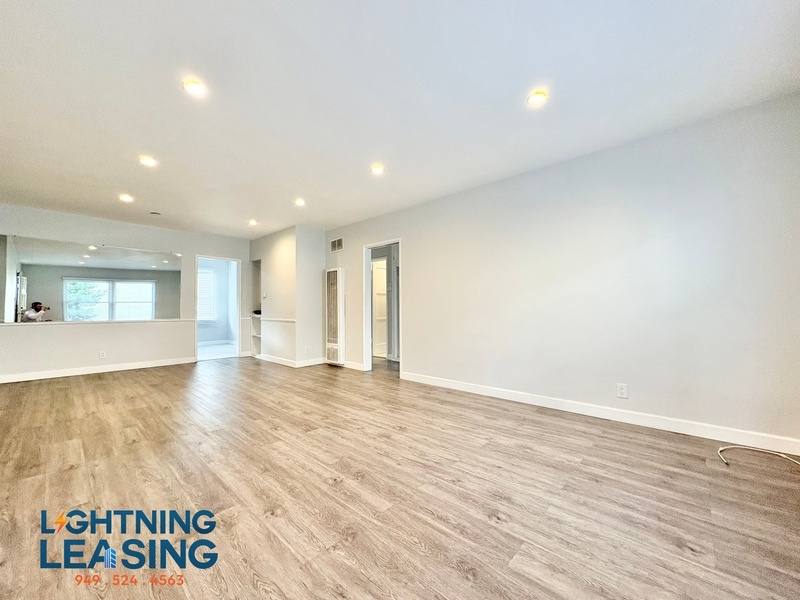 Apartment for rent at 1222 McClellan Dr #6, Los Angeles, CA 90025
