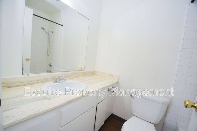 Townhouse for rent at 1202 Portola Rd, Ventura, CA 93003