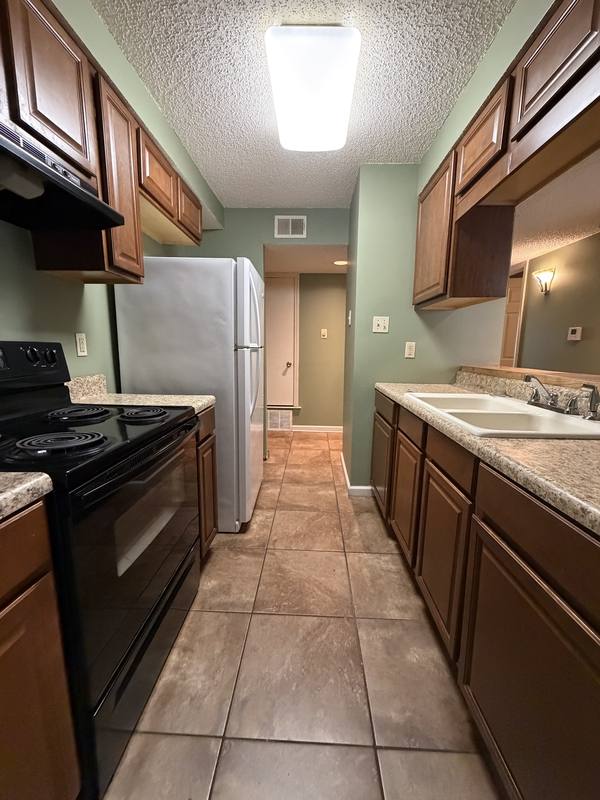 Townhouse for rent at 5712 Los Gatos Dr #1, Memphis, TN 38115