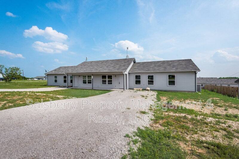 Apartment for rent at 169 Private Rd 4211 #100, Decatur, TX 76234