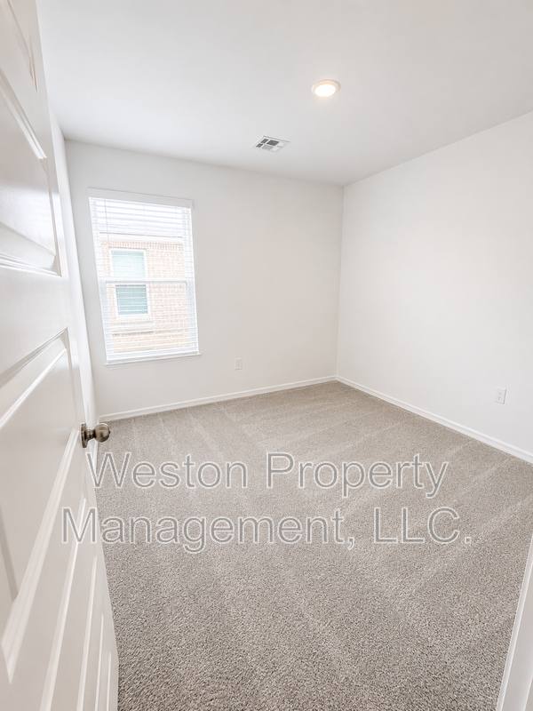 House for rent at 16209 Harvester Dr, Piedmont, OK 73078