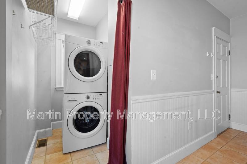 Apartment for rent at 146 Beech St #1, Belmont, MA 02478