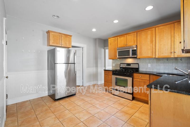Apartment for rent at 146 Beech St #1, Belmont, MA 02478